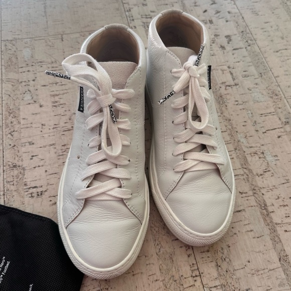 Frankie 4 high tops. Good used condition comes with width adjusters. - Picture 2 of 4